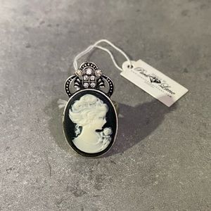 Cameo Ring